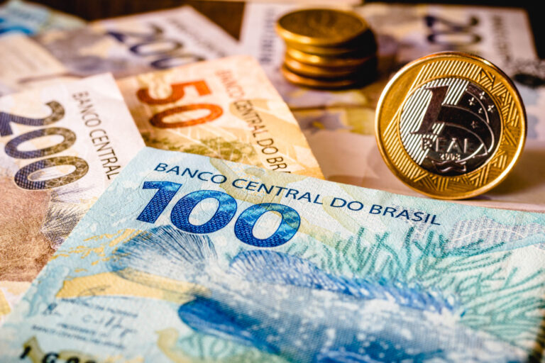 Loterias CAIXA distribuem 4,3 bilhões em prêmios e 6,1 bilhões em repasses sociais em 2016.